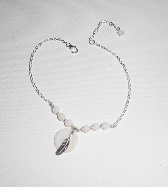 Original armband/ankelkedja med pärlemorfjäder och pärlor på 925 silver
