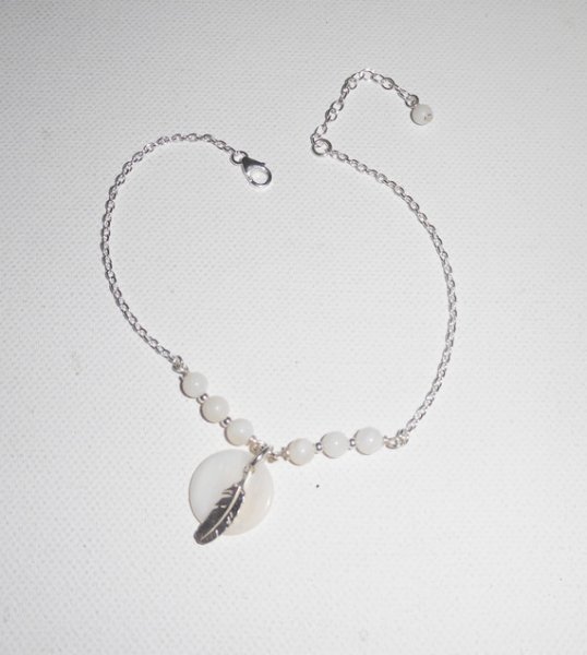 Original armband/ankelkedja med pärlemorfjäder och pärlor på 925 silver