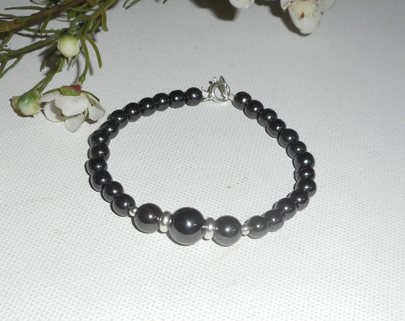 Armband med hematitstenar och silver 925