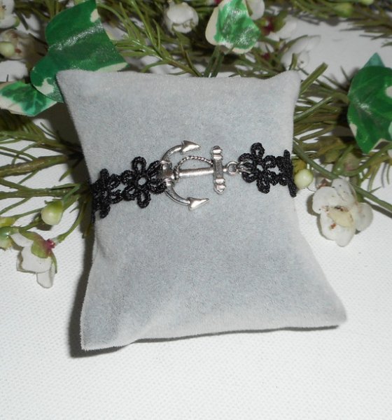 Original armband med ankare och svart spets