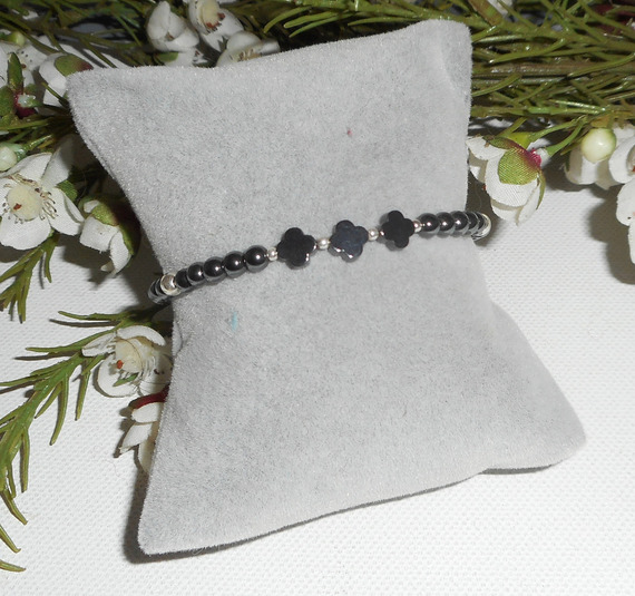 Original armband blommor och små stenar i hematit med 925 silverrör