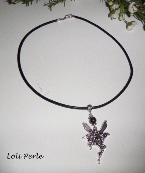 Fairy halsband med hematit sten på svart läder