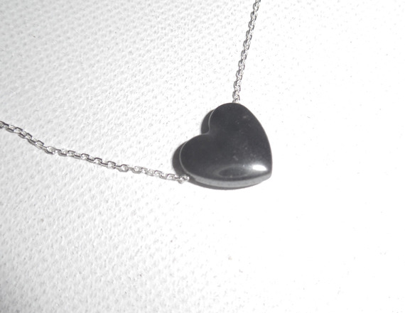Hematit hjärta hänge på 925 silver kedja