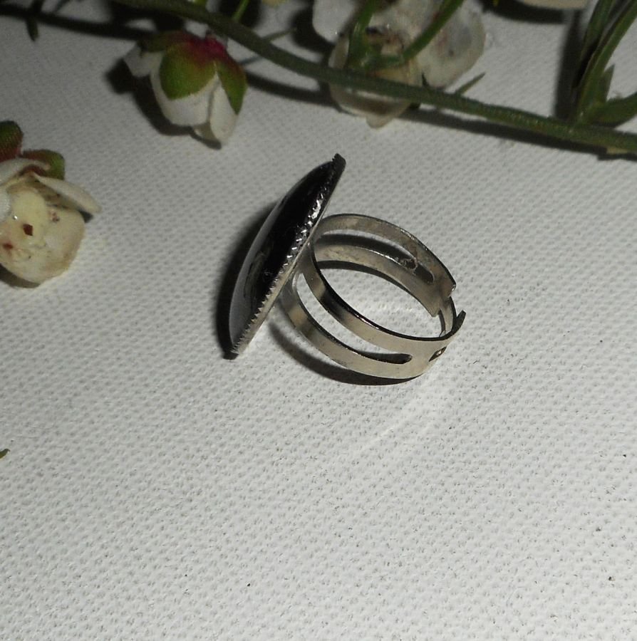 Hematit cabochon ring