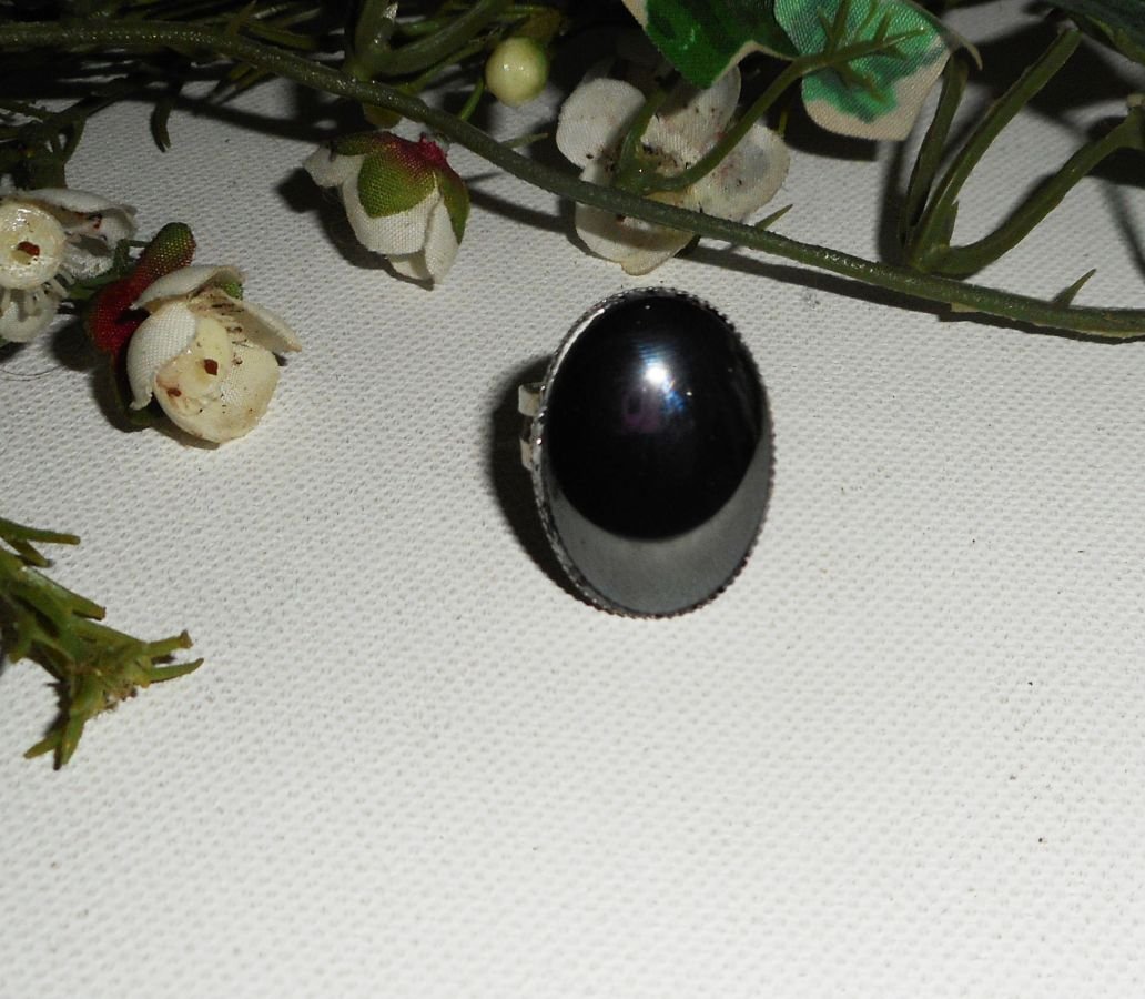 Hematit cabochon ring