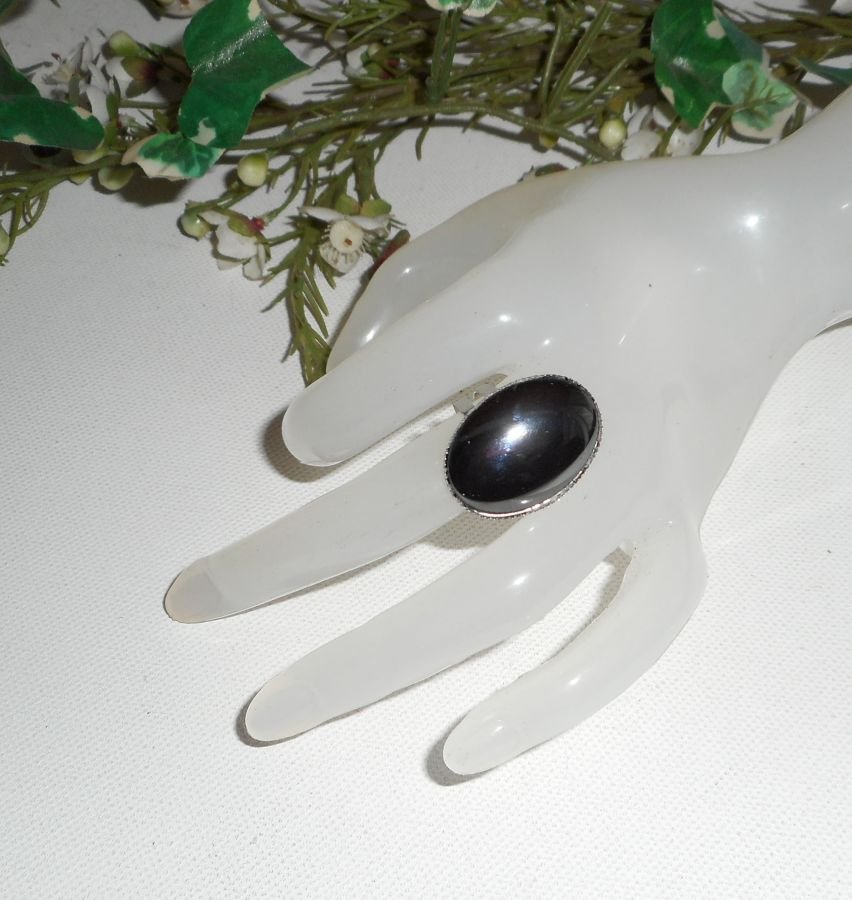 Hematit cabochon ring