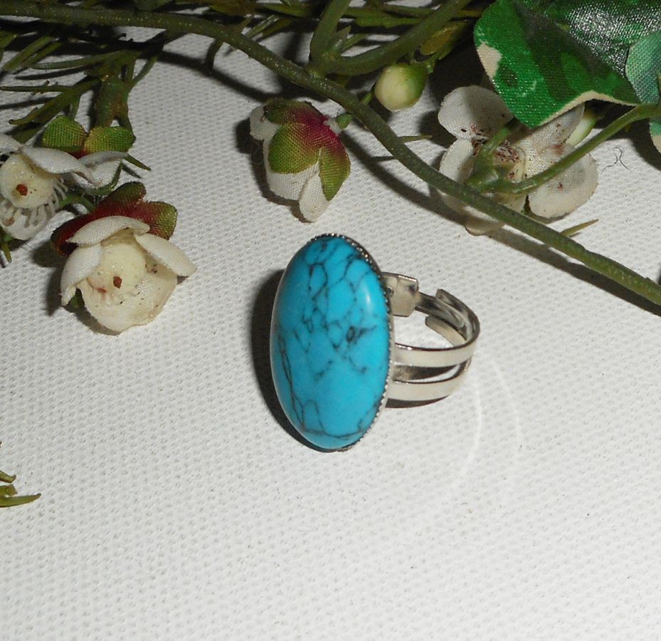 Cabochon ring med oval turkenit sten