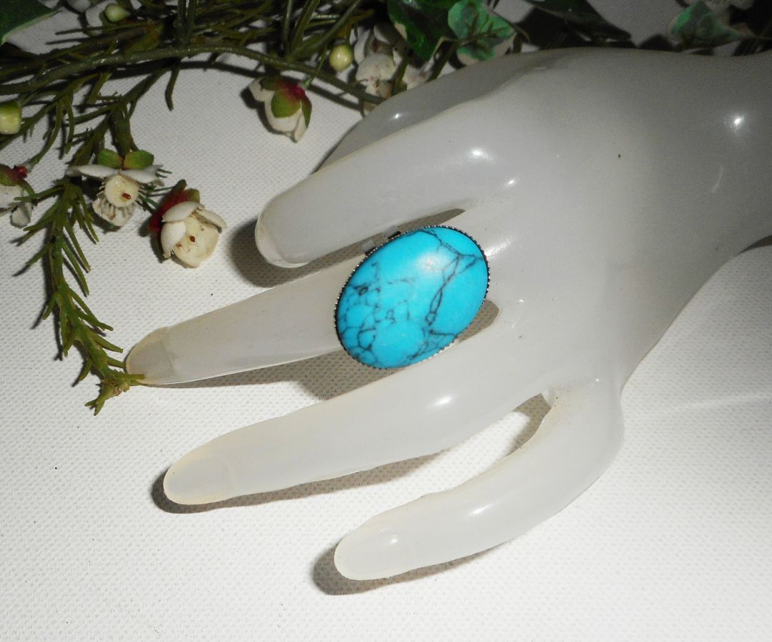 Cabochon ring med oval turkenit sten