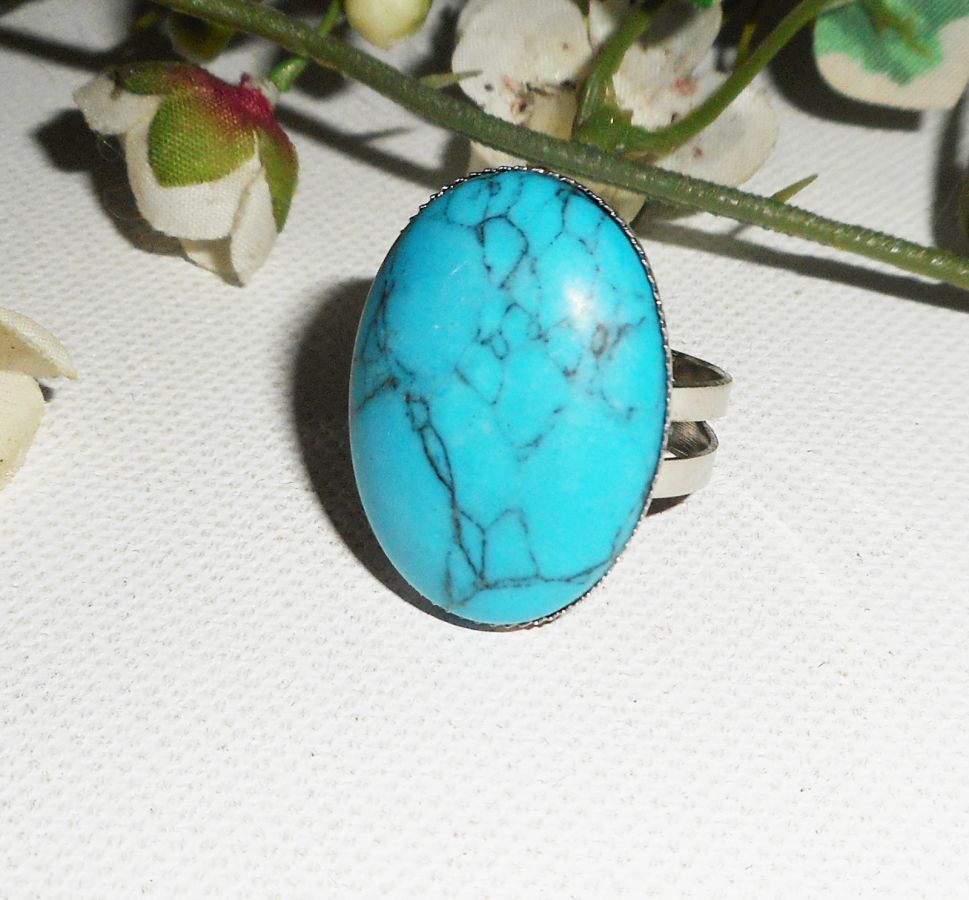Cabochon ring med oval turkenit sten