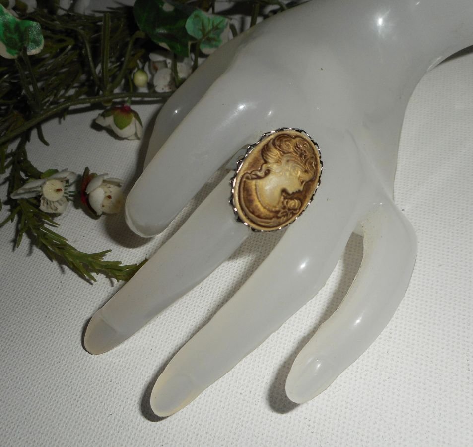 Brun cameo ring