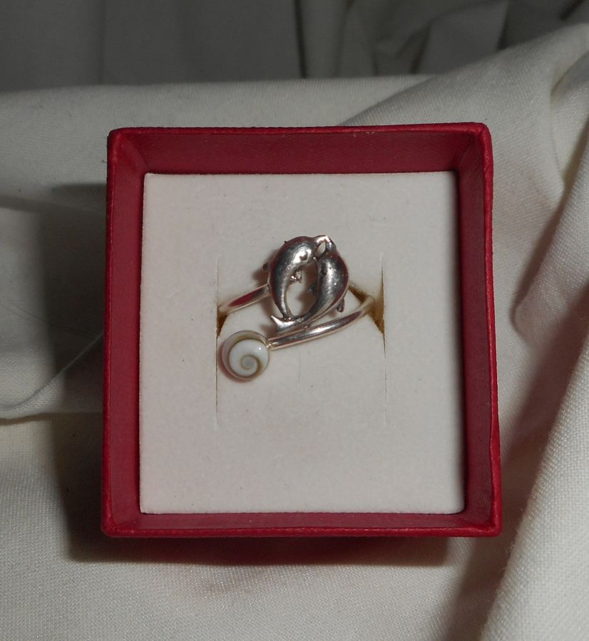 Delfinring i 925 sterling silver med St. Lucia-öga