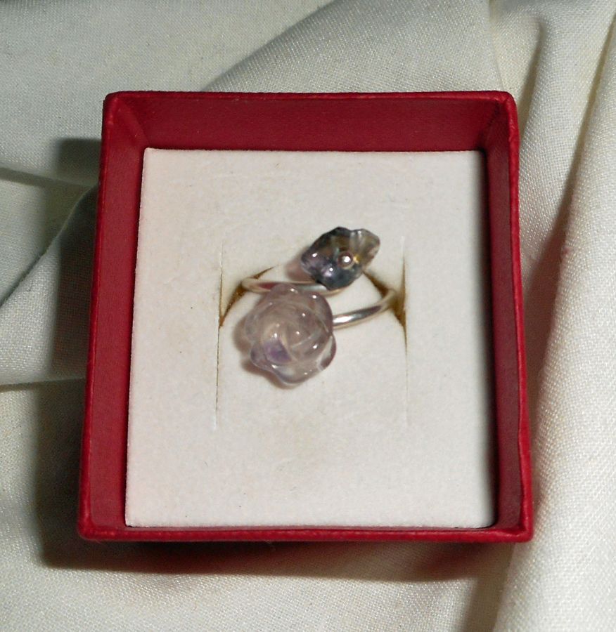 Lila ametist och 925 silver blomma och sten ring