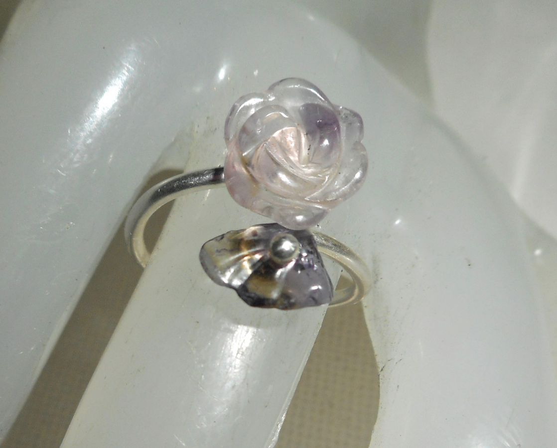 Lila ametist och 925 silver blomma och sten ring