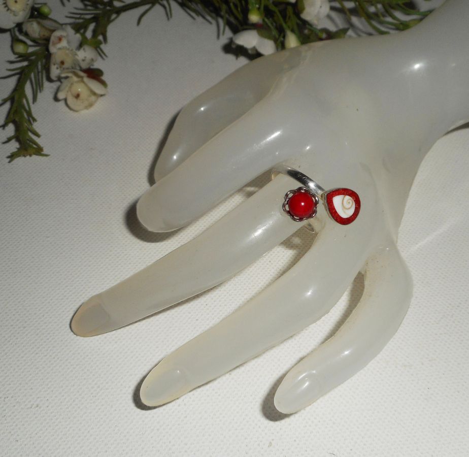 Original 925 silverring med röd gorgon och St. Lucia öga