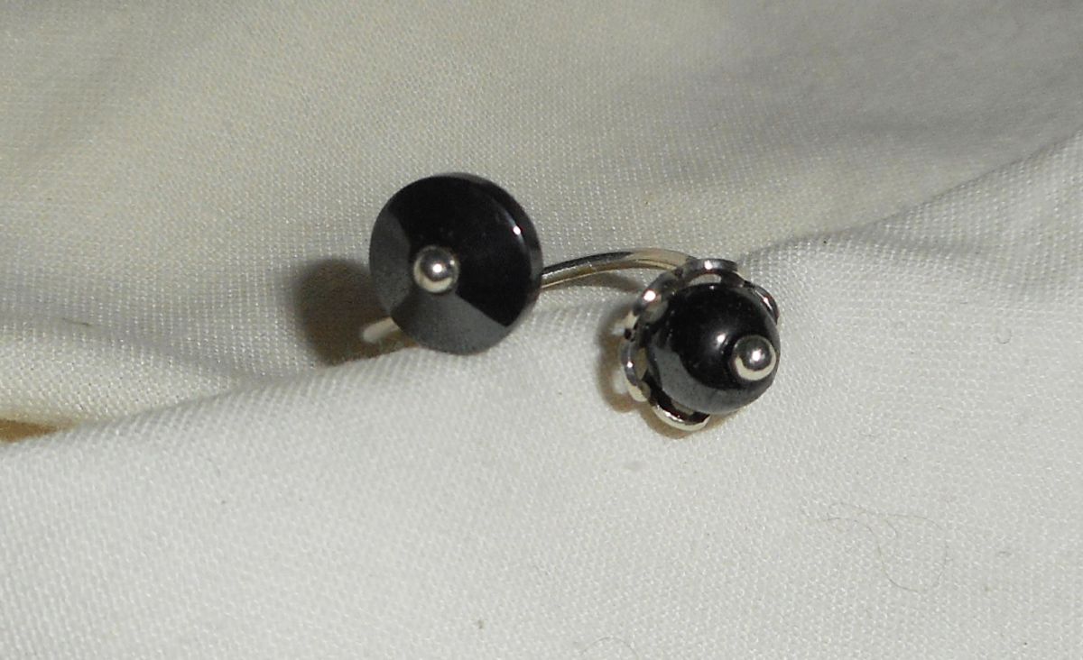 Original 925 silverring med runda och platta grå hematitstenar