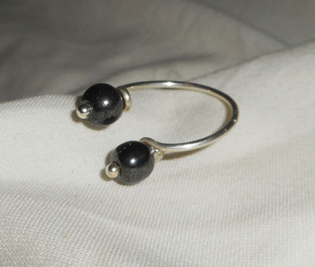 Original 925 silverring med grå hematit runda stenar