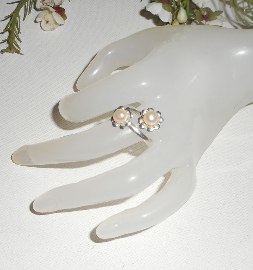 Original 925 silverring med dubbel blomma och vita kulturpärlor