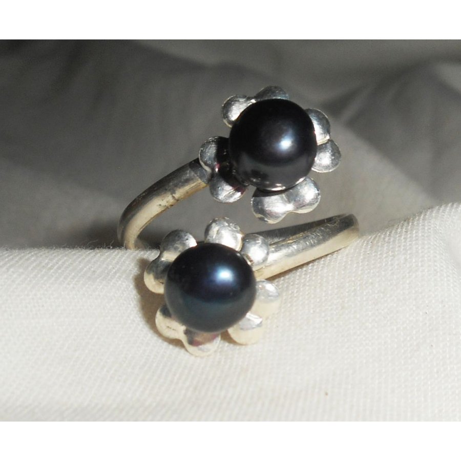 Original 925 silverring med blomma och svart odlad pärla