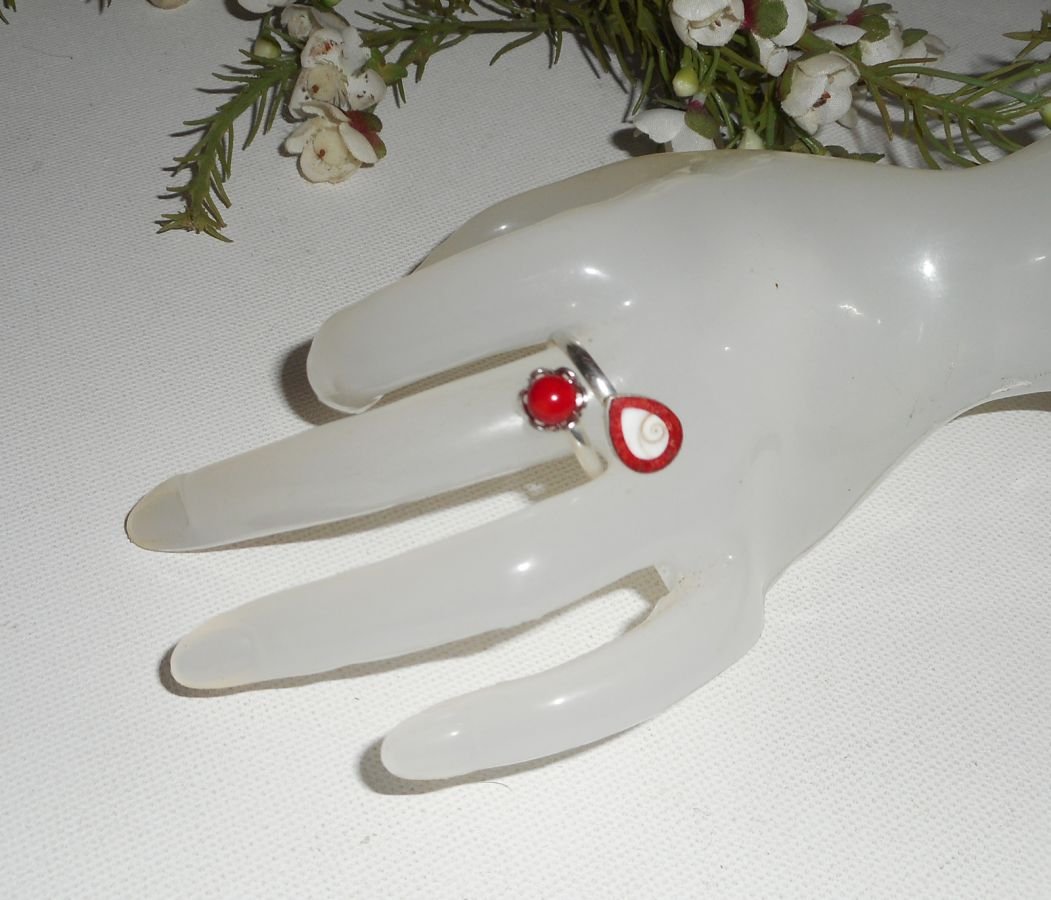 Original 925 silverring med röd gorgon och St. Lucia öga