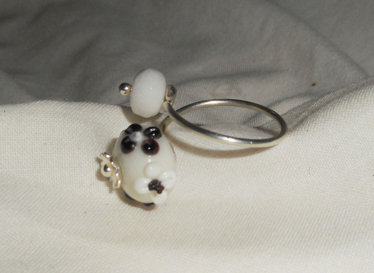 Original 925 silverring med vit jade sten och lampwork pärla