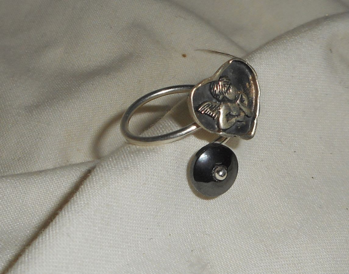 Original 925 silver ring med ängel i hjärta och hematit sten