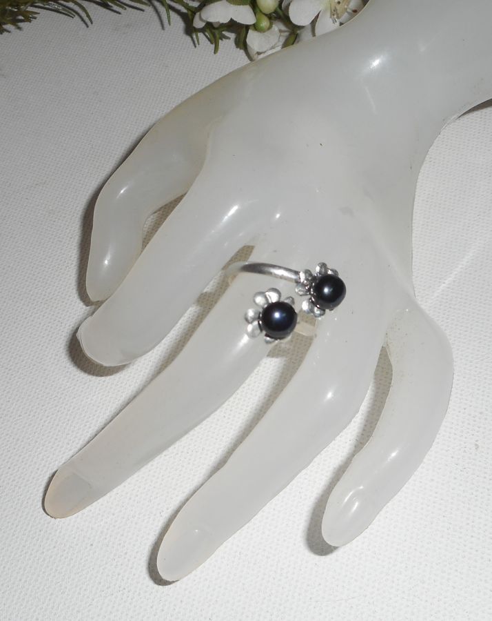 Original 925 silverring med blomma och svart odlad pärla