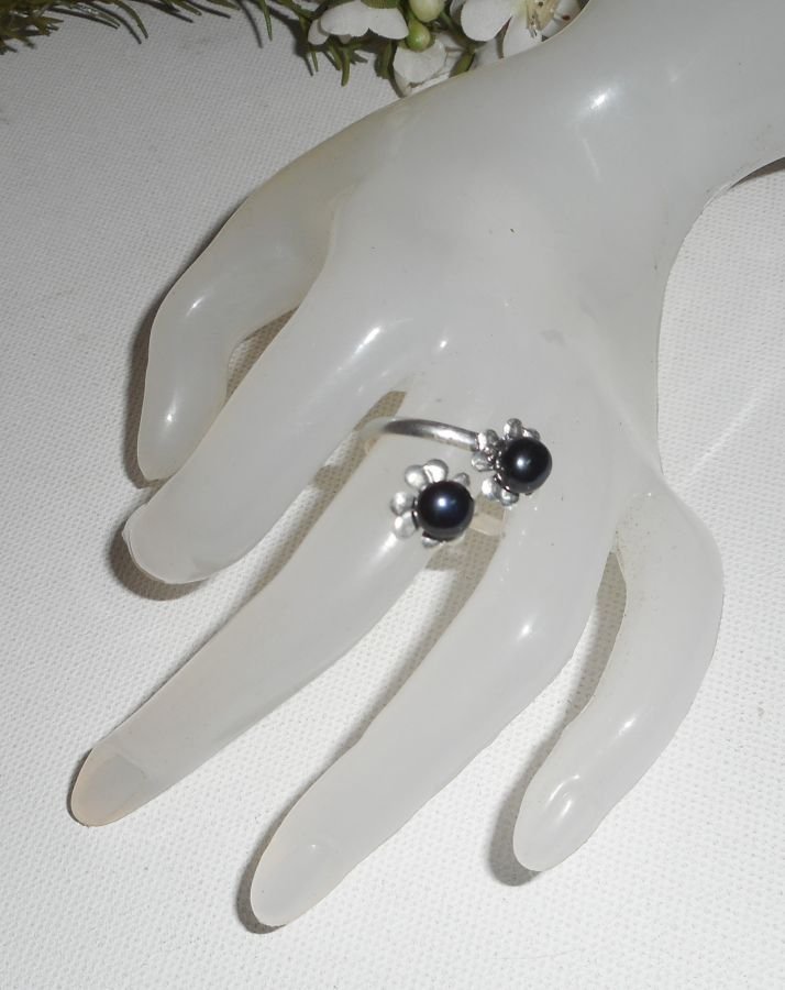 Original 925 silverring med blomma och svart odlad pärla
