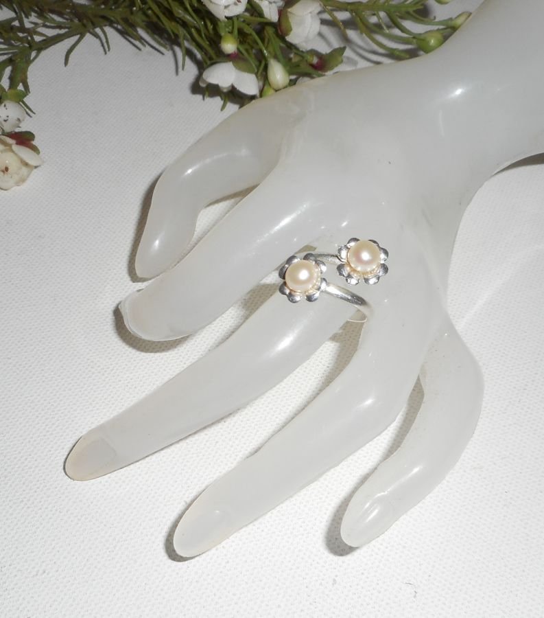 Original 925 silverring med dubbel blomma och vita kulturpärlor