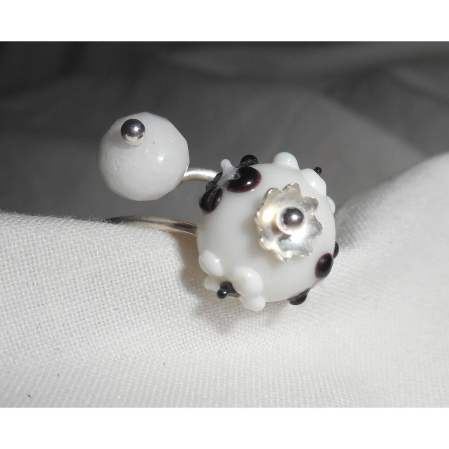 Original 925 silverring med vit jade sten och lampwork pärla