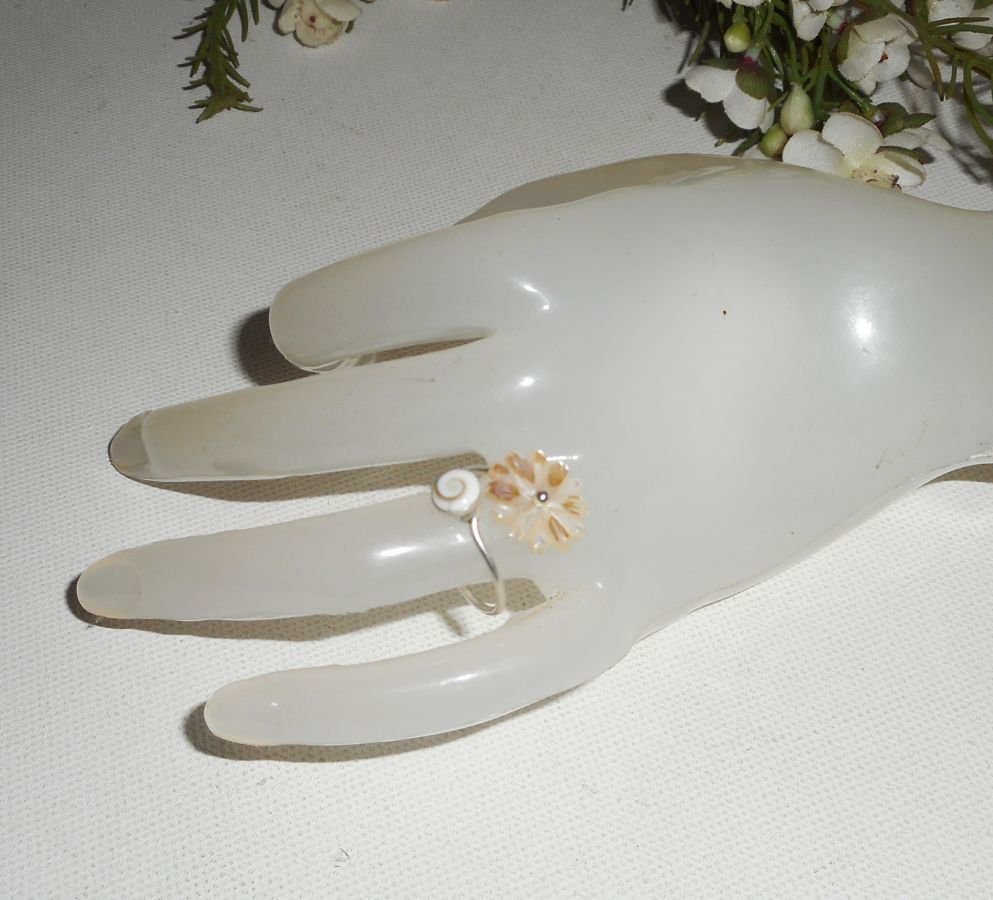 Original 925 Sterling Silver Ring med pärlemor Daisy och St. Lucia Eye