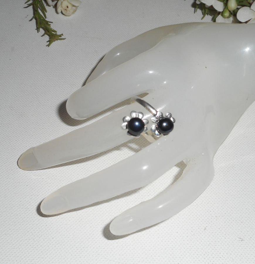 Original 925 silverring med blomma och svart odlad pärla