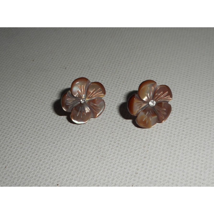 Örhängen med brun pärlemorblomma, silver 925