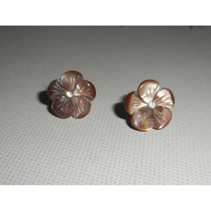 Örhängen med brun pärlemorblomma, silver 925