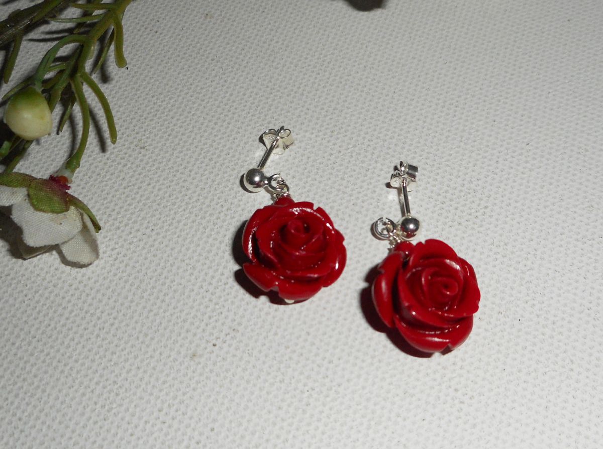 Örhängen med röda rosor, silver 925