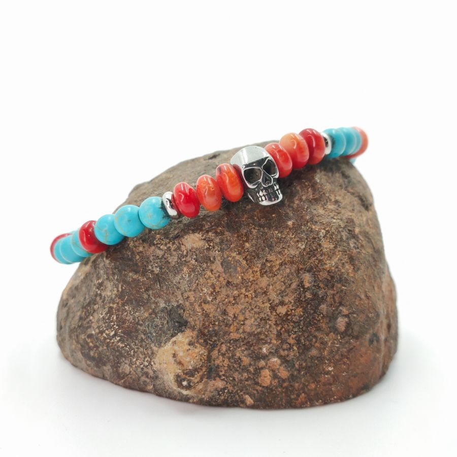 Gorgon och turkos armband med en dödskalle i rostfritt stål