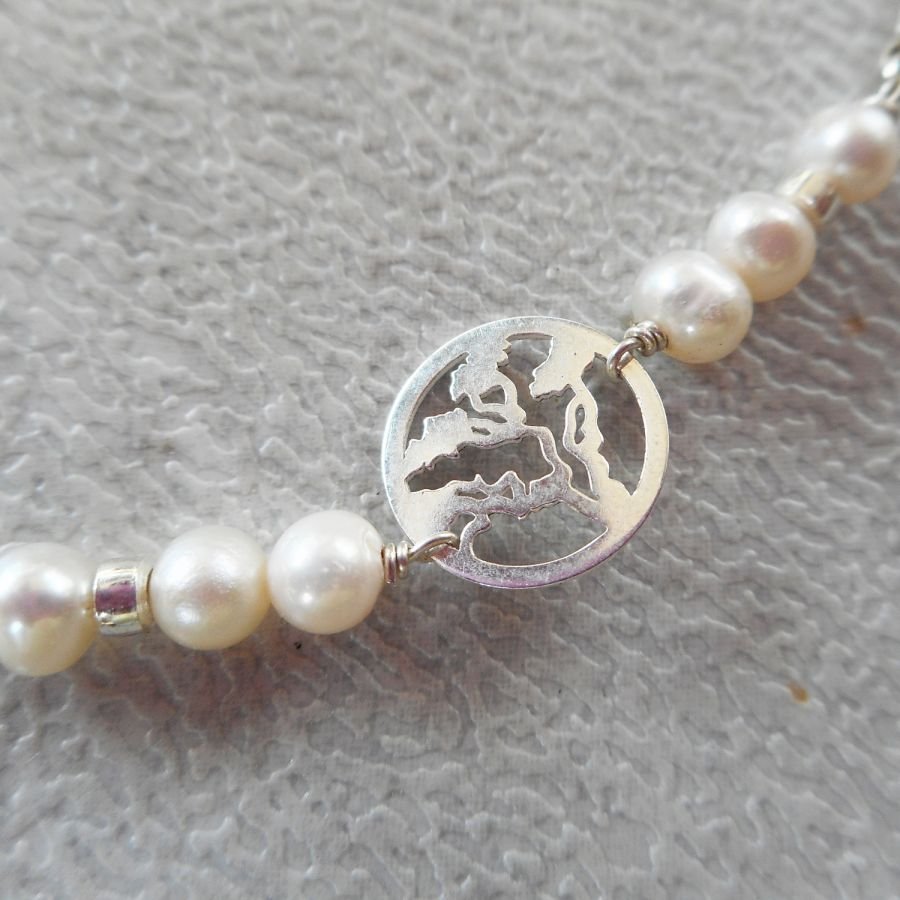 Armband med odlade pärlor och livets träd i silver 925