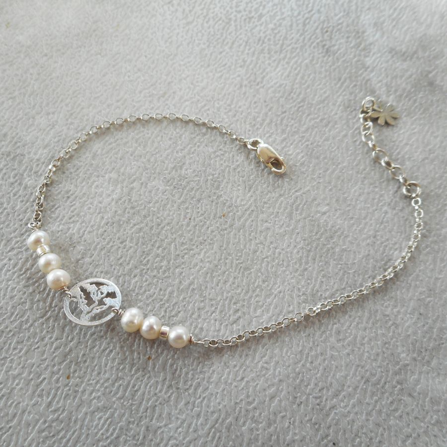 Armband med odlade pärlor och livets träd i silver 925