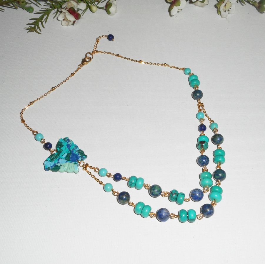  Lapis lazzuli och turkos halsband med fjäril