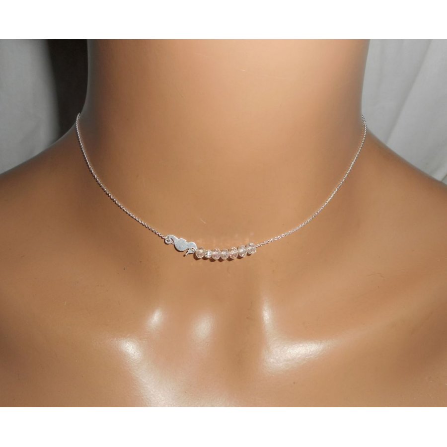 Halsband i 925 silver med liten sjöhäst och kristallpärlor