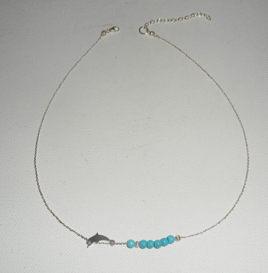 Halsband i 925 silver med liten delfin och turkosa stenar