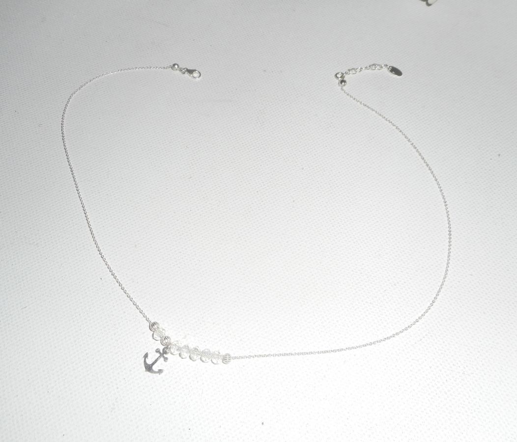 Halsband i 925 silver med ankare och kristallpärlor