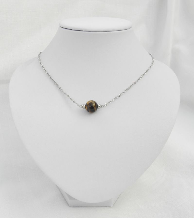 Solitärhalsband med tiger eye sten och pärlor i rostfritt stål