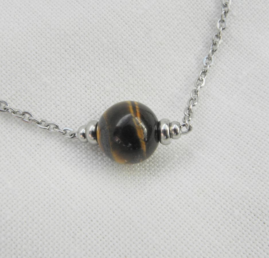Solitärhalsband med tiger eye sten och pärlor i rostfritt stål