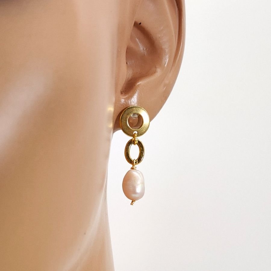  Halsband med stor kedja och barocka kulturpärlor