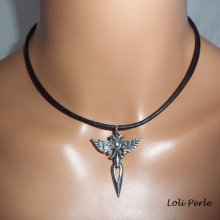 Halsband för män i svart läder med original kors