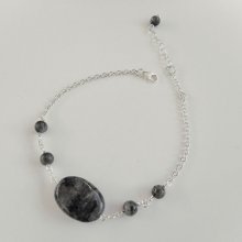 Armband med grå labradoritstenar på kedja i 925 silver