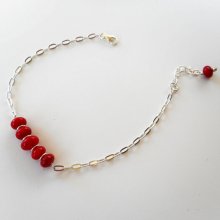 Armband med röda gorgonpärlor på kedja av 925 silver