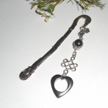Hästsko Bookmark med silverbåge och hematit stenar hjärta